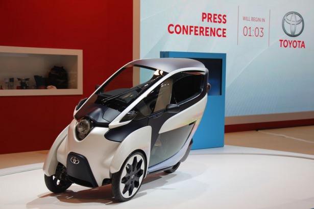 <p>Toyota’nın tek kişilik, üç tekerlekli, tam olarak elektrik ile çalışan i-Road modeli, ileri GPS sistemleri, cep telefonlarından araçlara ulaşabilme, kaza önleyici sensörler gibi yenilikler fuarda dikkati çekti.</p>
<p> </p>