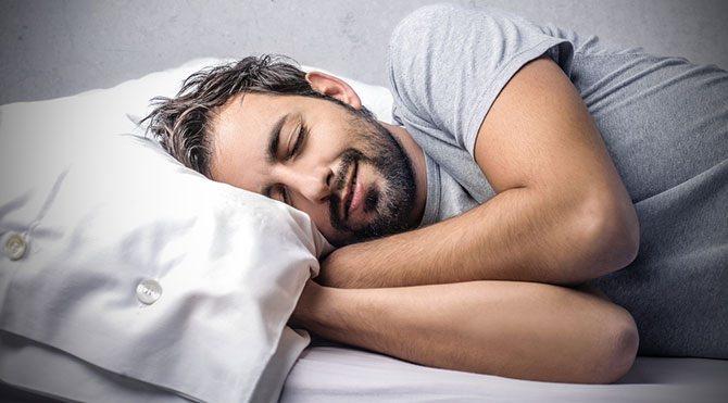 <p>Ramazan ayında kişilerin en zorlandığı durumlardan birisi de sahurdan sonra uyuyamamaktır. Peki bir yöntemle 60 saniyede uyumak mümkün mü?</p>

