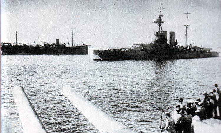 <p><span style="color:#D3D3D3">Birkaç tanesine isabet ettirdik. Üç tanesi geri kaçtı. </span></p>
