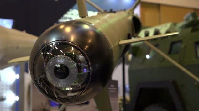 <p>Hornet insansız helikopteri, yaklaşık olarak dört saatlik uçuş süresince 4 bin metreye kadar yükseğe çıkabilmekte ve saatte 100 km hız yapabilmektedir. </p>