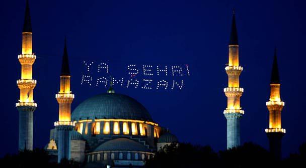 <p><strong>İstanbul Ramazan ayının ilk günü 17 saat 24 dakika oruç tutacak</strong><br />
<br />
<a href="http://ramazan.haber7.com/" target="_blank">RAMAZAN SAYFAMIZA GİTMEK İÇİN TIKLAYIN</a></p>
