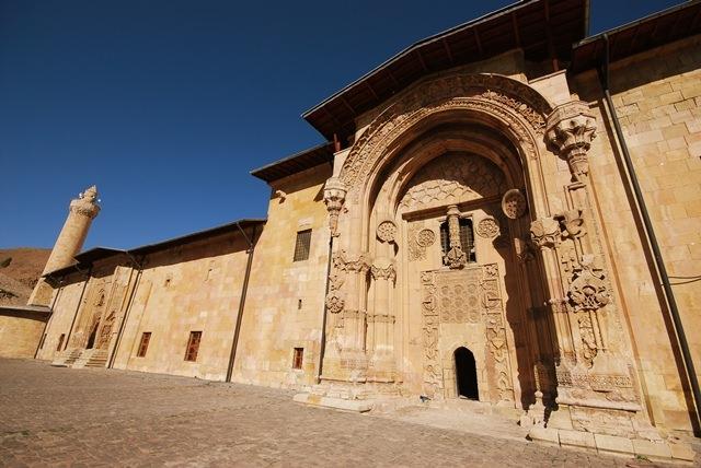 <p><strong>Anadolu'nun cevherleri</strong></p>

<p> </p>

<p>Ramazan'da farklı illere de turlar düzenleniyor. Konya, Edirne, Bursa gibi yerlerde ve başka illerde Ramazan ayı için gidilebilecek pek çok farklı mekan var.</p>
