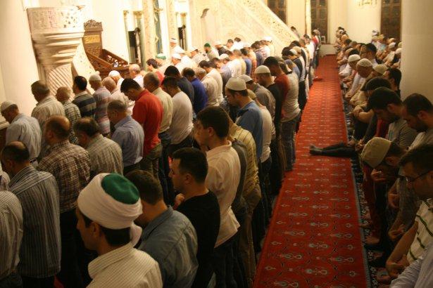 <p>İl Müftüsü Selami Emen, ramazanda ibadetlerin layıkıyla yerine getirilmesi için inananları uyardı.</p>
