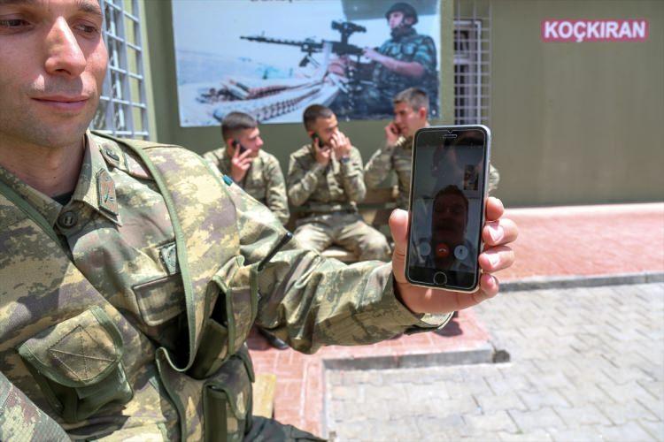 <p>Arkadaşlarının da bu onurlu görevi hakkıyla yerine getireceklerinden şüphesi olmadığını vurgulayan Yılmaz, "Hudut kartalları olarak bu güzel vatanda böyle kutsal bir görevi yapmaktan gurur duyuyorum. </p>
<p> </p>