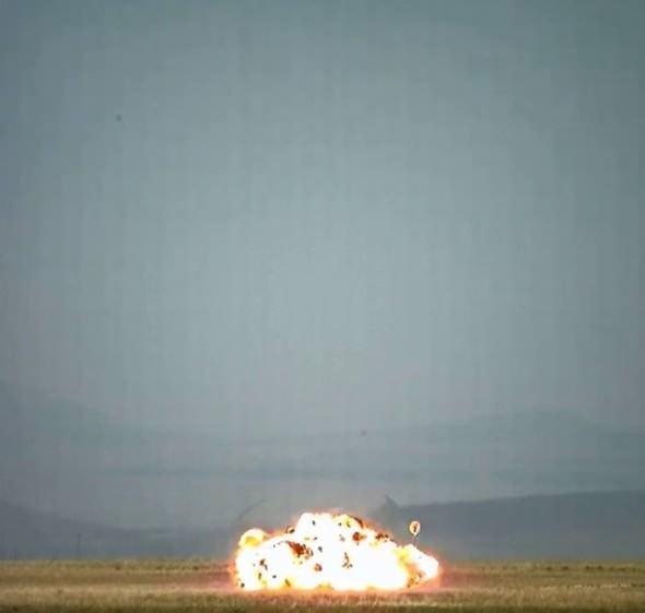 <p>Yüksek hassasiyetle hedefe yaklaşma<br />
300 Km menzil (Menzili geliştiriliyor)</p>
