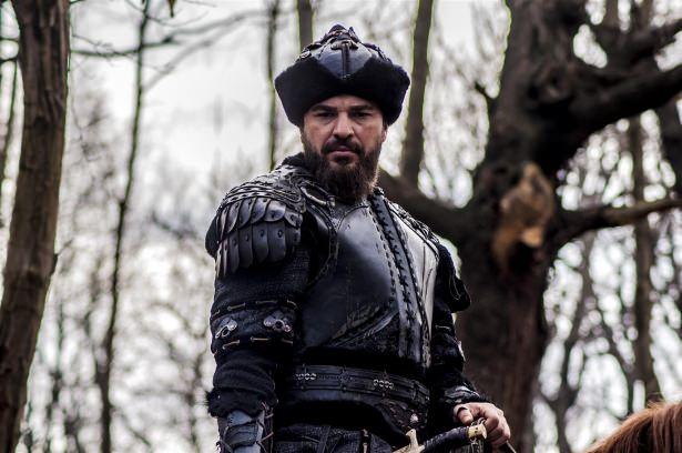 <p>Engin Altan Düzyatan'ın bir süre ekrandan uzak durmak istediği iddia edildi.</p>
