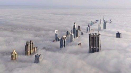 <p>828 metre ile Dünya’nın en yüksek gökdeleni olan Burj Khalifa’dan 163.kat manzarası</p>

<p> </p>
