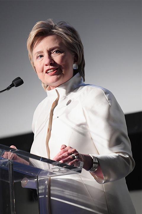 <p><strong>Hillary Rodham Clinton</strong></p>

<p>Büyük bir partinin başkan adaylığını kazanan ilk kadın.</p>
