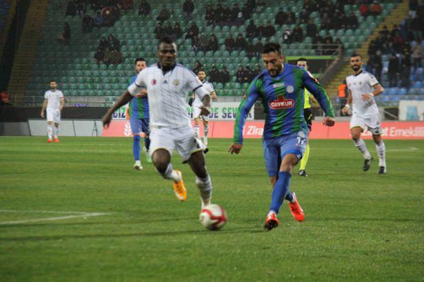<p>Fenerbahçe, zorlandığı Rize deplasmanında son dakikalarda bulduğu gollerle farklı kazandı,</p>