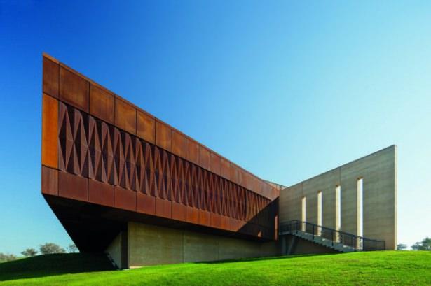 <p>Garangula Gallery, Harden (Australia)</p>

<p> </p>
