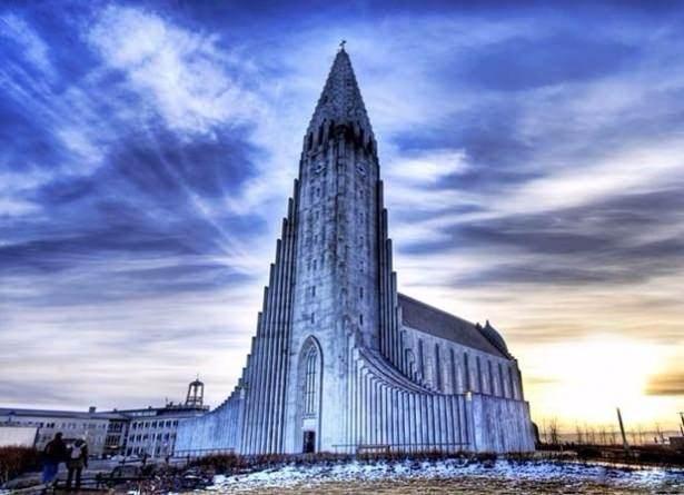 <p>15-Hallgrimur Kilisesi (Reykjavik, İzlanda)</p>
