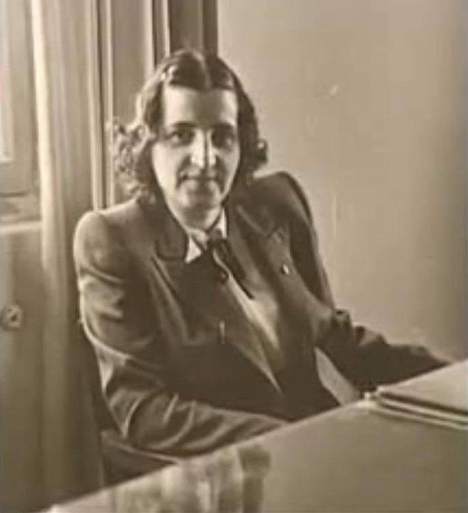 <p><strong>Sabiha Gürayman</strong></p>
<p>İlk kadın mühendis</p>