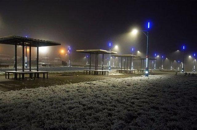 <p>Gece sıcaklıklarında da düşüş biraz daha hissedilecek. İç Anadolu'da sıcaklıklar sıfır dereceye yaklaştı. Ardahan, Kars çevrelerinde eksi dereceler görülüyor.</p>

<p> </p>
