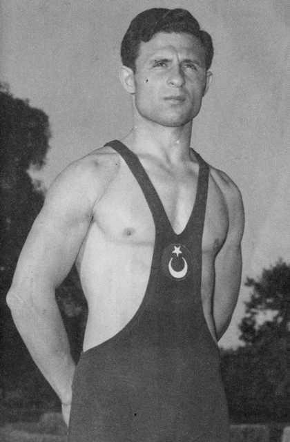 1960 ROMA OLİMPİYAT OYUNLARI Ahmet Bilek (52-Serbest) Altın Mustafa Dağıstanlı (63-Serbest) Altın Hüsan Güngör (79-Serbest) Altın İsmet Atlı (87-Serbest) Altın Müzahir Sile (61-Grekoromen) Altın Mithat Bayrak (73-Grekoromen) Altın Tevfik Kış (87-Grekoromen) Altın İsmail Ogan (73-Serbest) Gümüş Hamit Kaplan (Ağır-Serbest) Gümüş