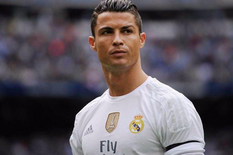 <p>"Cristiano Ronaldo, bildiğiniz gibi dünyaca ünlü bir futbolcu ama daha da önemlisi, kendisi düzenli bir kan bağışçısı. </p>