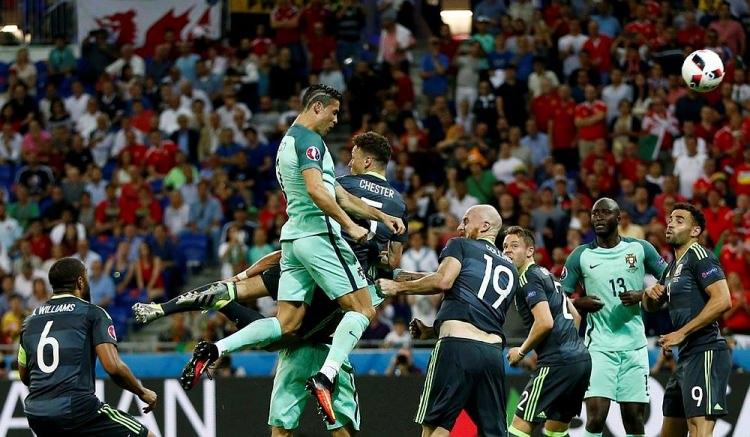 <p>EURO 2016'da Portekiz, Galler'i 2-0 yenerek yarı finale yükselmiş, Cristiano Ronaldo'nun golü gündeme oturmuştu.</p>

<p> </p>
