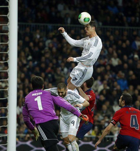 <p>Laboratuvar koşullarında 86 santime kadar yükselebilen Ronaldo'nun bunu nasıl başardığı da merak konusu.</p>
<p> </p>