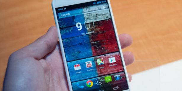 <p>Motorola üst düzey telefonlarla yarışır biri ürün ortaya çıkarıyor. Motorola Moto X serisinin üçüncü versiyonu da yine iddialı bir telefon olacak.</p>
