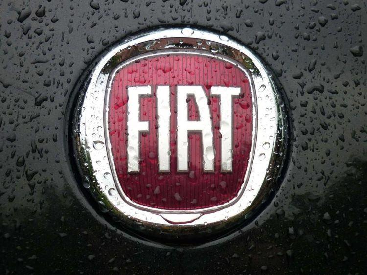 <p><span style="color:#FFA07A"><strong>FIAT</strong></span></p>
<p>İtalyan markanın birçok modelinde üretim yılı farkı mevcut.</p>