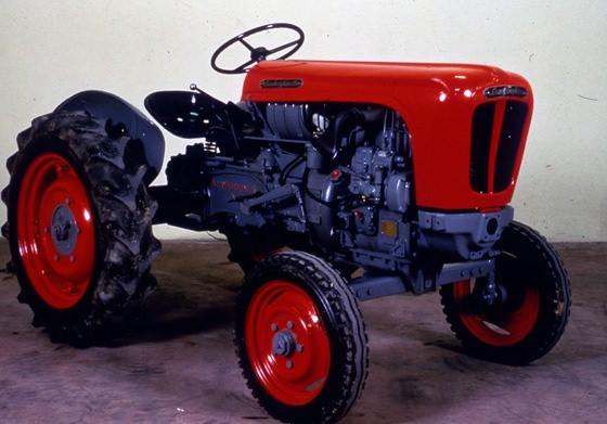 <p>Öte yandan LM002, Lamborghini'nin süper sporcularını değil traktör geçmişini hatırlatıyor.</p>

