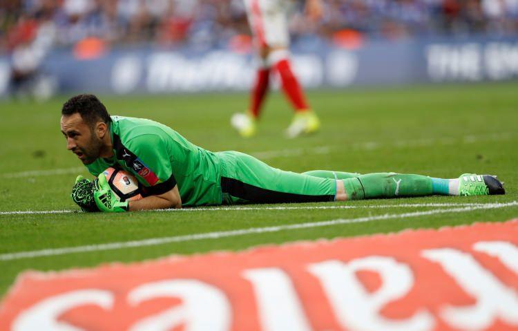 <p>Teknik direktör Arsene Wenger’in fazla süre vermediği Ospina da, takımdan ayrılma kararı aldı.</p>

