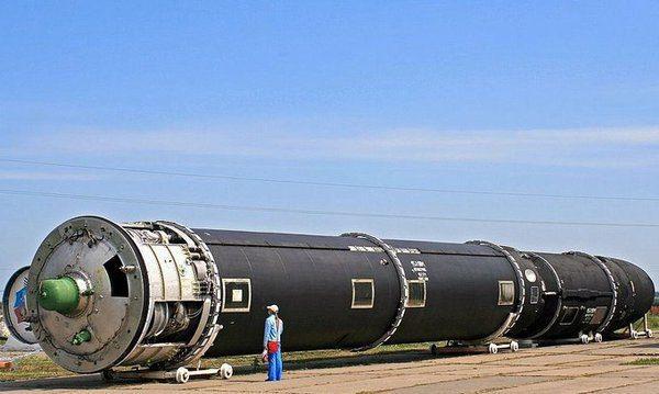 <p>"Satan 2" füzesinin ilk fotoğrafı üretici firma Makeyev Rocket tarafından yayınlandı. Makeyev Rocket'ın internet sayfasında "Satan 2" termonükleer füzesiyle ilgili şu bilgi de paylaşıldı:</p>
