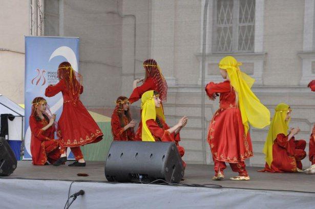 <div>Rusya’nın kültür başkenti St. Petersburg’da “Türk Kültür Günü” rüzgârı esti.</div>

<div> </div>
