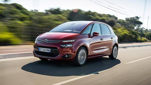 <p><strong><span style="color:#D3D3D3">20 BİN TL İNDİRİM</span></strong></p>
<p><span style="color:#D3D3D3">Ayrıca, C4 Picasso modeli için anahtar tesliminde 15 bin TL'lik indirim uygulanıyor. Üstelik faizsiz kredi kullanmak istemeyenler için 5.000 TL’lik ek indirim seçeneği sunuluyor. Bu sayede C4 Picasso modelindeki toplam indirimler 20.000 TL’yi buluyor.</span></p>