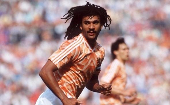 <p>Forvet / Ruud Gullit / Hollanda</p>
