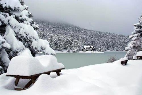 <p>2016'da haftalık cumartesi pazar tatilleri resmi ve dini bayram tatillerine eklendiğinde 126 g&uuml;ne yakın tatil olacak.</p>

<p>&nbsp;</p>
