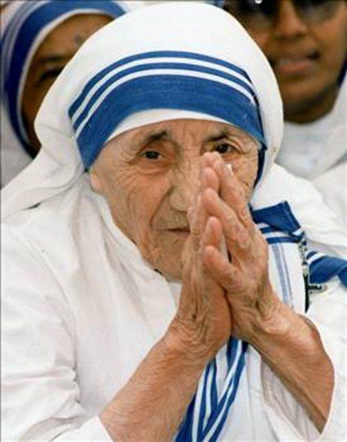 <p>Rahibe Teresa</p>