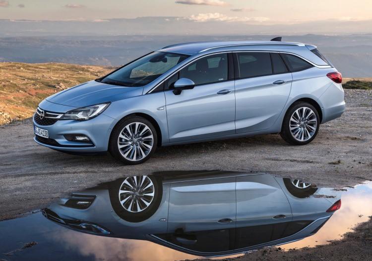 <p>Opel Astra Sports Tourer</p>

<p>2017 çıkışlı başlangıç fiyatı: 99.100 TL<br />
​2016 çıkışlı başlangıç fiyatı: 88.925 TL</p>
