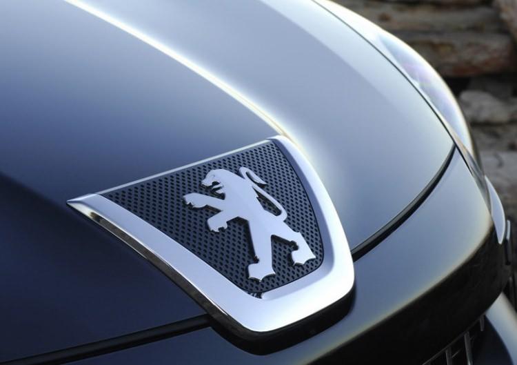 <p><span style="color:#FFA07A"><strong>PEUGEOT</strong></span></p>
<p>Fransız markanın birçok modelinde üretim yılı farkı mevcut.</p>