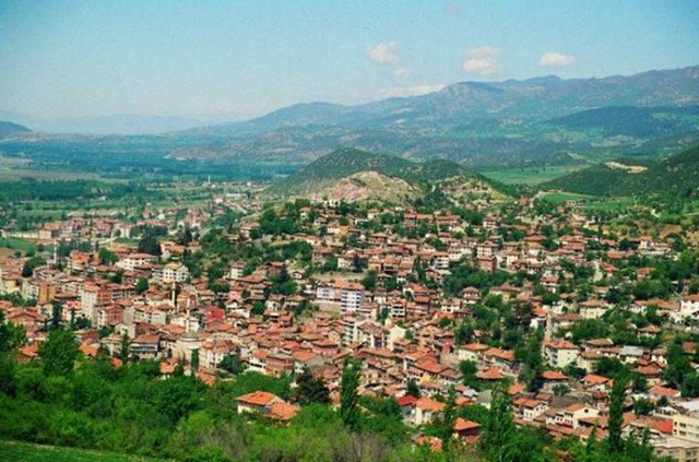 <p><strong>Niksar (Tokat)</strong></p>

<p>Nüfusu: 64.553</p>
