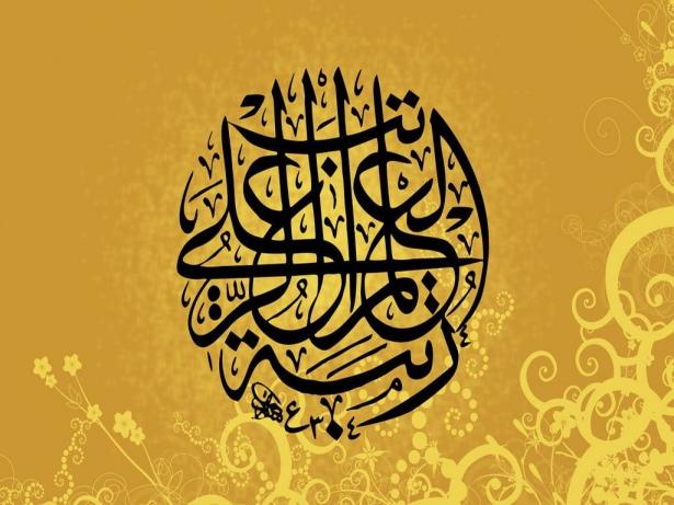 <p>Yüzüğü gümüş, taşı akikti. Yüzüğünü sağ eline takar ve abdest aldığında oynatırdı.</p>