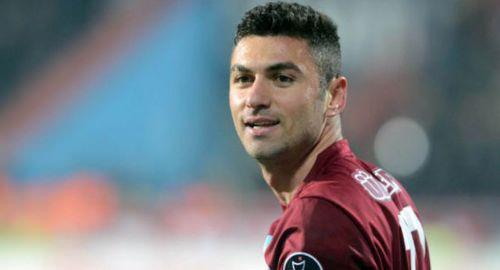 Burak Yılmaz´ın Galatasaray´a transfer olduğunu duyan Tolga Özkalfa ve Halis Özkahya penaltı düdüğünü çaldı.