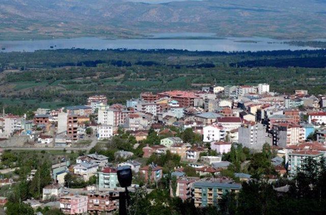 <p><strong>Suşehri (Sivas)</strong></p>

<p>Nüfusu: 25.098</p>
