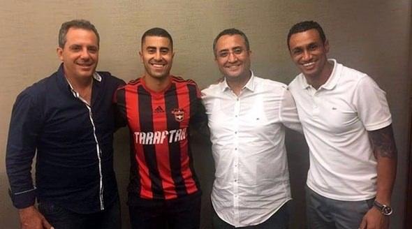 <p><strong>PEDROSO MARQUINHOS</strong><br />
<br />
Figueirense'den Gaziantepspor'a. Sezon sonuna kadar kiralık.</p>

