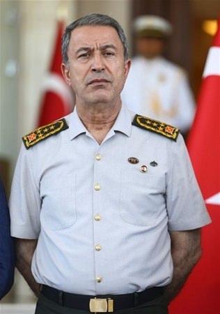 <p>Darbecilerin TRT'de okuduğu bildiriyi Genelkurmay Başkanı Akar'a imzalatmak için başına silah dayadıkları da ortaya çıktı.</p>

<p> </p>
