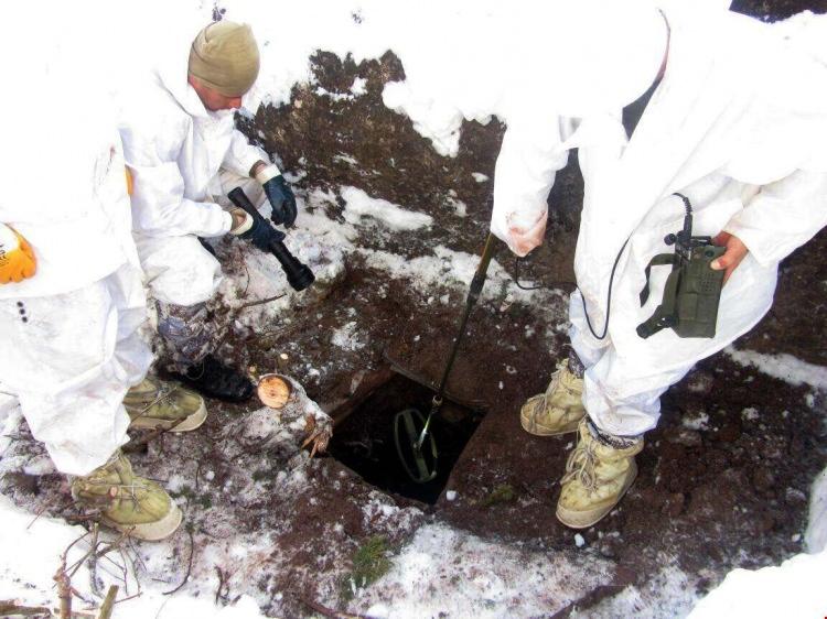 <p>BİTLİS'TE 2 HAİN BÖYLE YAKALANDI</p>

<p>Bitlis Jandarma Bölge Komutanlığınca, teröristle mücadele harekâtı kapsamında gerçekleştirilen operasyonda 10 terörist ölü, 2 terörist ise sağ olarak ele geçirildi.<br />
Bİtlis Valiliğinden yapılan açıklamada, Jandarma Bölge Komutanlığının sorumluluk bölgesinde kış operasyonlarının devam ettiği bildirildi.</p>
