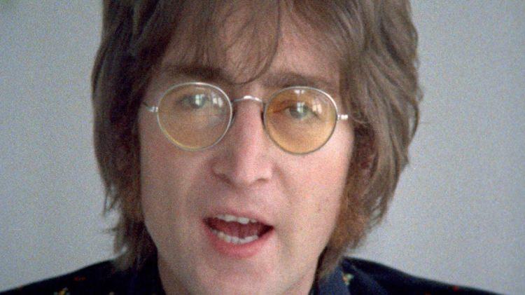 <p><strong>John Lennon</strong></p>
