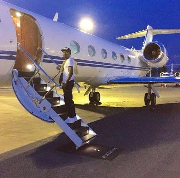 <p>Floyd Mayweather milyonlarca dolar değerindeki otomobillerinin ve uçağının fotoğraflarını sık sık Instagram hesabından paylaşıyor.</p>

<p> </p>
