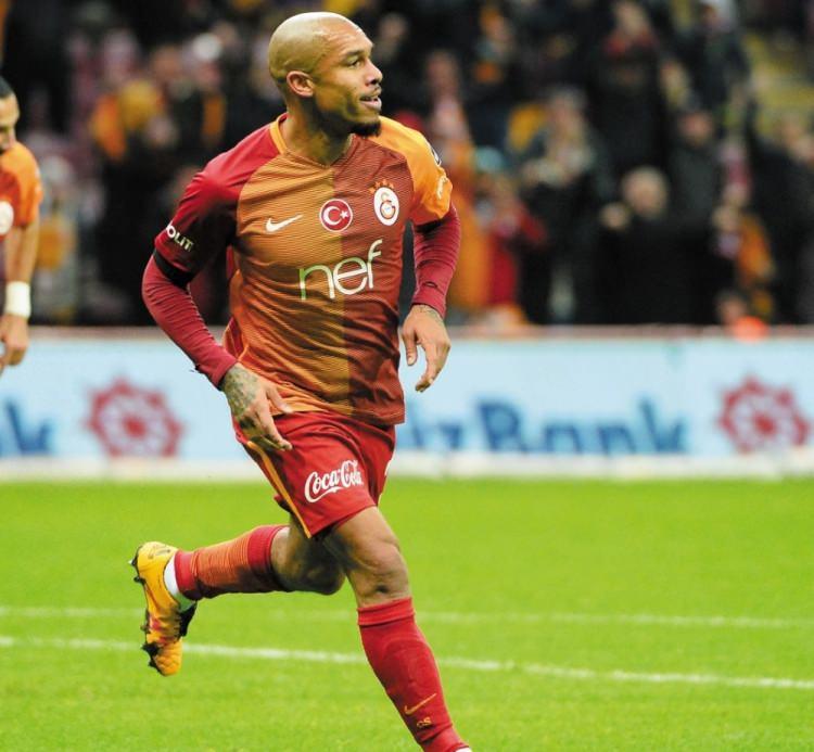 <p><strong>''KENDİNE TAKIM BUL''</strong></p>
<p>Performansları beğenilmeyen De Jong gönderilecekler arasında yer alıyor. Yönetim tecrübeli isimden kendisine takım bulmasını istedi.</p>