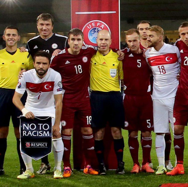 <p>Gökhan-Caner: İki futbolcuda performansı ve hazırlık kampını yeterince başarılı geçirmediğine inanılarak kadroya alınmadı</p>
