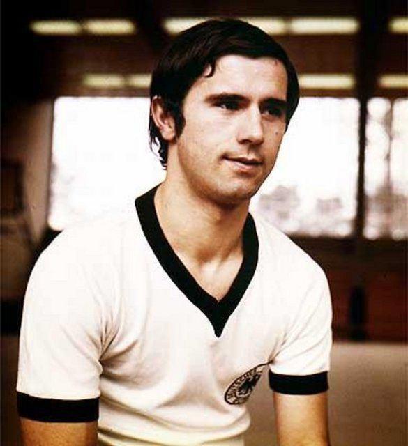 <p>Kullandığı 63 penaltıdan 16'sını gole çeviremeyen Gerd Müller, 'Dünyanın en çok penaltı kaçıran' futbolcusu oldu.</p>