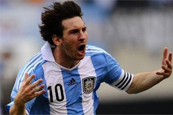 <p><strong>Lionel Messi</strong><br />
Serveti: 180 milyon dolar</p>