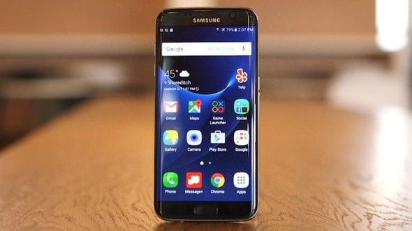 <p><strong>Samsung Galaxy S7 edge</strong></p>

<p>Fiyat: 32 GB Galaxy S7 edge 2999 TL</p>
