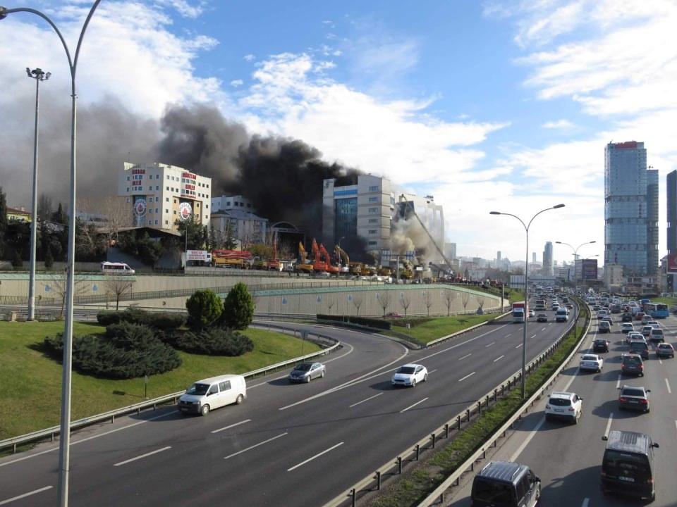 <p>İstanbul Maltepe'den bir yangın haberi geldi.</p>

<p> </p>
