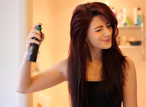 <p>Saça uygun olmayan bakım ürünleri kullanılması saçları kırar.</p>
