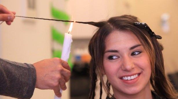 <p>Genelde kuru ve kıvırcık saçlı kişilerin saçları kırılma eğilimindedir.</p>